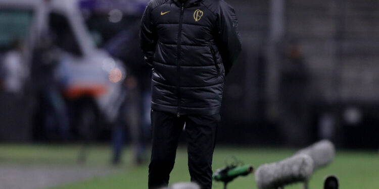 Quem deve ser o substituto de Róger Guedes no Corinthians? Opine!