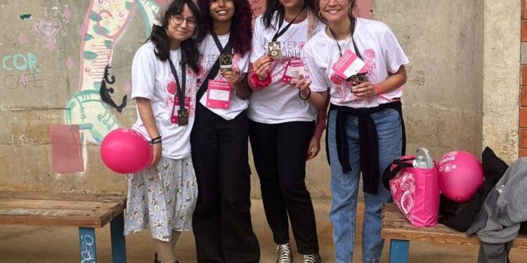 Alunas de escola pública do DF ganham bronze na Olimpíada de História