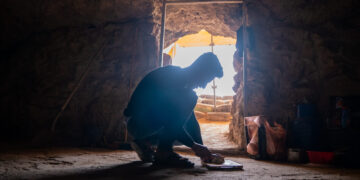 Eles voltaram a viver nas cavernas para resistir à ocupação militar de Israel