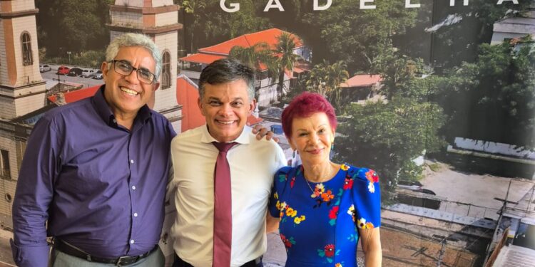 Líderes políticos e religiosos se reúnem em Brasília pela aprovação da PEC de isenção para igrejas