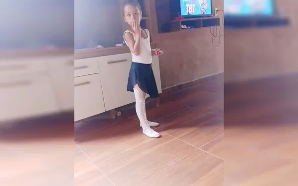 Mãe é presa por omissão de socorro à filha de 5 anos que morreu em UPA