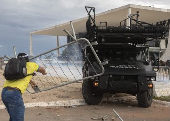 PF deve encerrar inquérito das joias e indiciar Bolsonaro nesta semana
