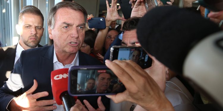 PF deve encerrar inquérito das joias e indiciar Bolsonaro nesta semana
