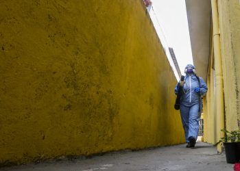 Osasco (SP) 15/03/2024 - Equipes da Zoonoses realizam trabalho de campo no combate aos focos da Dengue nos bairros da cidade. Foto: Paulo Pinto/Agência Brasil