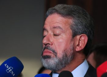 Lira recua e propõe comissão para discutir PL antiaborto após repercussão negativas nas redes sociais