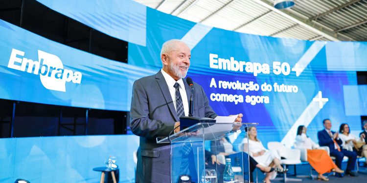 25.04.2024 - Presidente da República, Luiz Inácio Lula da Silva, durante Cerimônia de Comemoração de Aniversário da Embrapa 50+, no Pavilhão da Sede da Embrapa. Brasília - DF. Foto: Ricardo Stuckert / PR