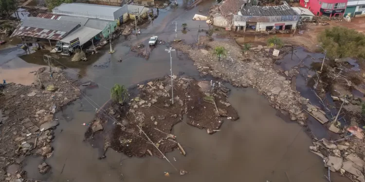Sobe para 175 o número de mortos no RS após enchentes