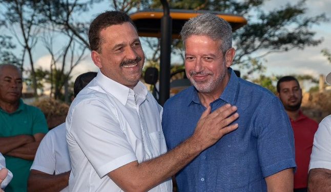 Às vésperas das eleições, Lira domina emendas secretas na Saúde e beneficia parentes em Alagoas