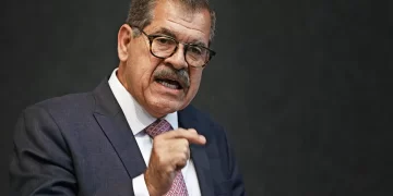 Ministro do STJ, Humberto Martins vira réu em negociação milionária envolvendo terreno em AL