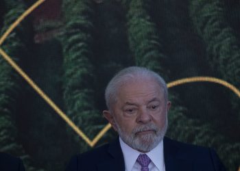 Lula recria comissão que investiga mortes e desaparecimentos na ditadura