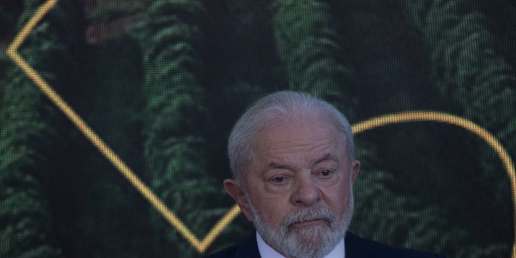 Lula recria comissão que investiga mortes e desaparecimentos na ditadura
