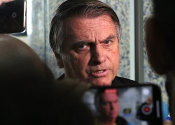 PF decide indiciar Bolsonaro nos inquéritos das joias e das vacinas