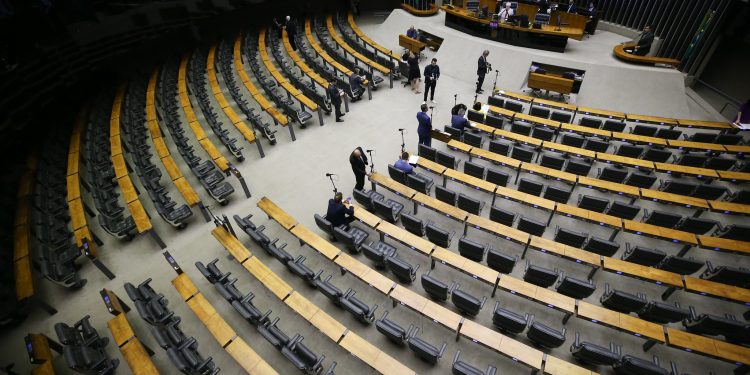 Reforma tributária: nova versão do projeto de regulamentação reduz imposto sobre todos os remédios