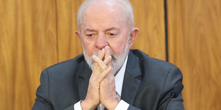 Temendo hostilidades, Lula desiste de visitar SC após Milei confirmar encontro com Bolsonaro no estado