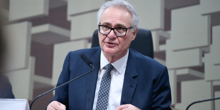 Renan Calheiros diz que violência, agressão, fúria e ódio devem ser repudiados por todos