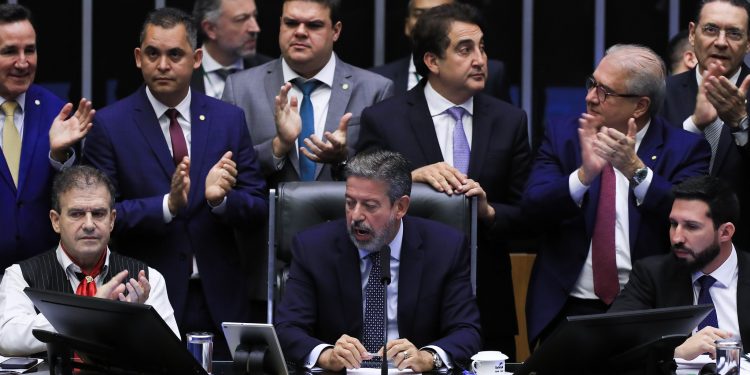 De viagra a remédio para a asma: veja lista com mais de 300 medicamentos que podem ficar mais baratos com a reforma