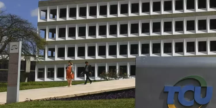 Ministro do TCU suspende licitação da Secom por suspeita de irregularidades