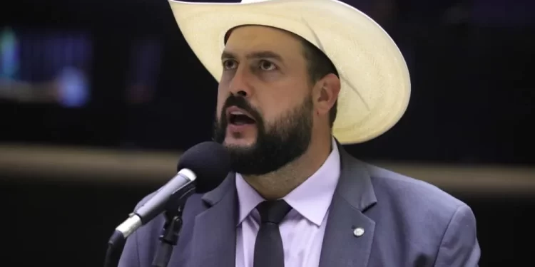 Zé Trovão compra casa de R$ 1,5 milhão e 4 carros após virar deputado