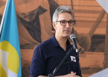 Zema inclui aumento de 300% para si mesmo em plano de recuperação fiscal de Minas Gerais