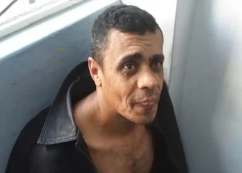 Transferência de Adélio Bispo para hospital psiquiátrico é suspensa