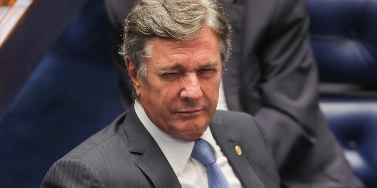 Globo leva ao STF briga com TV de Collor em Alagoas