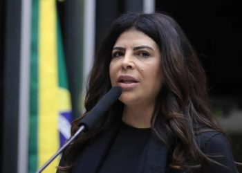 Deputada do Acre é condenada após usar verba da Câmara para pagar funcionário