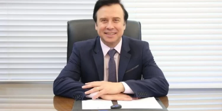 Ao lado de Bolsonaro, prefeito do RS sugere guilhotinha como ‘homenagem’ para Alexandre de Moraes