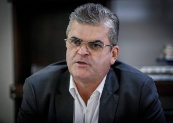 Ex-prefeito de Duque de Caxias foi beneficiário do suposto esquema de fraude em cartões de vacinação, diz PF