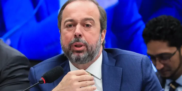 Ministério convoca comitê para apurar apagão na Ilha do Governador