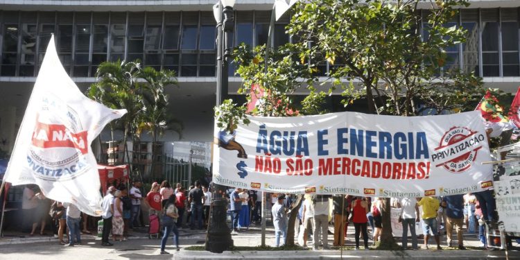 Barroso nega pedido do PT e mantém processo de privatização da Sabesp