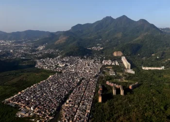 Forças de segurança iniciam ação contra milicianos na zona oeste do RJ