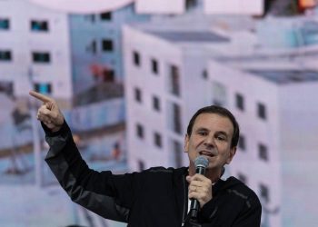 É #FALSO vídeo que atribui apoio do Comando Vermelho a Eduardo Paes