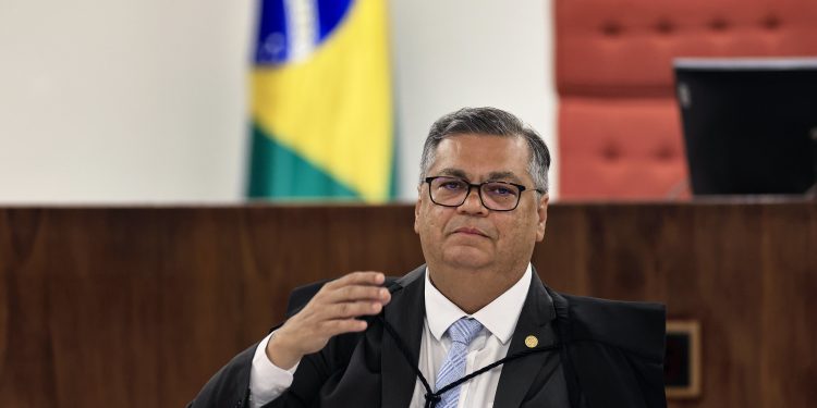 Flávio Dino nega ação contra deputada do PSOL que ligou bolsonaristas a ‘PL do estupro’