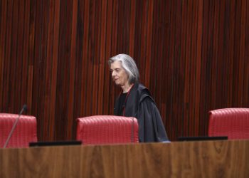 Cármen cria observatório contra violência política de gênero: ‘Forma de garrotear liberdade da mulher’