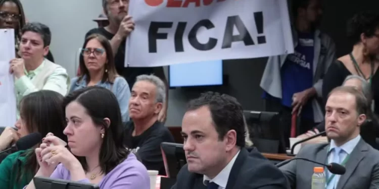 Deputado do PSOL fala em armação de Arthur Lira com objetivo de cassar seu mandato; assista