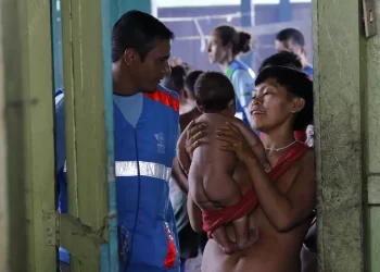 Ministério da Saúde envia testes de malária para 12 meses em território Yanomami