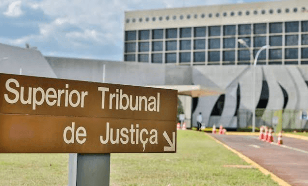 STJ aplica norma do STF sobre maconha pela 1ª vez e tira pena de usuário flagrado com 23g da droga