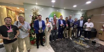 Diretoria do Grupo Norte de Comunicação recebe em Manaus remessa especial da Ô Amazon Air Water