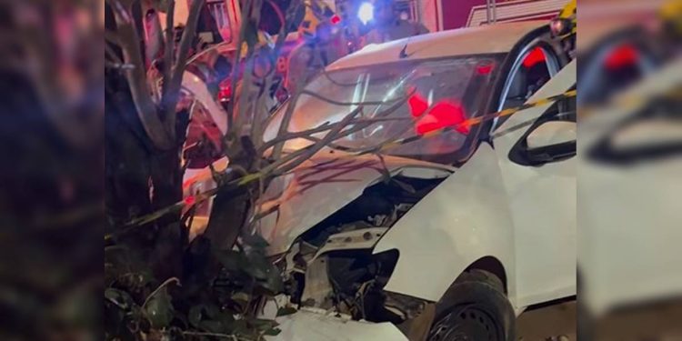 Vídeo mostra momento da colisão de carro de motorista de app assaltado