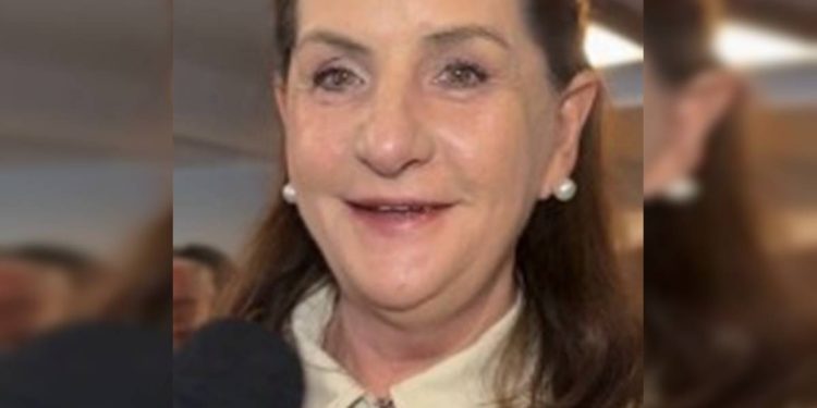 Saiba quem é a prefeita que teve o pneu do carro furado por vice