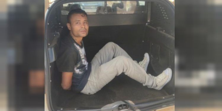 Homem mata a própria mãe e confessa crime: “Um inferno na minha vida”