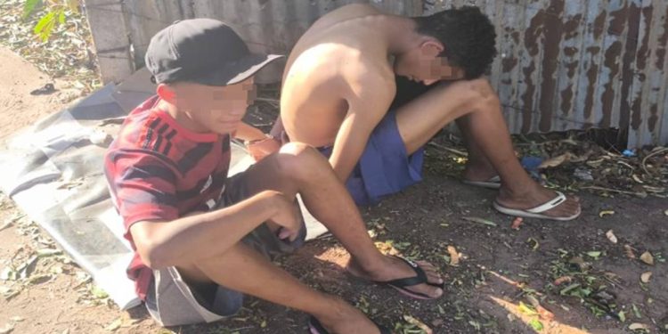 Homem e adolescente colocam fogo de propósito em área ecológica do DF