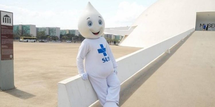 Criador do Zé Gotinha recebe título de Cidadão Honorário de Brasília