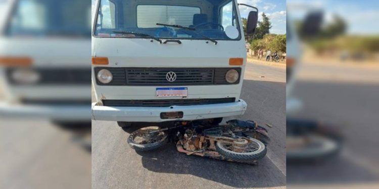 Motociclista de 34 anos morre em acidente com caminhão no DF
