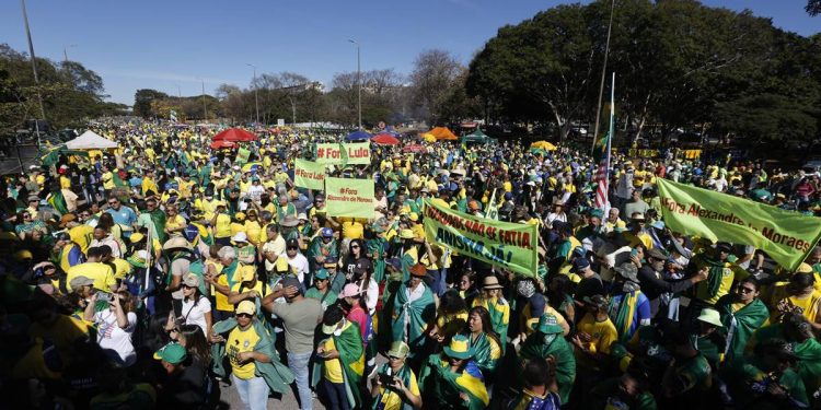 “Moraes, você é um criminoso”, dispara Sebastião Coelho durante ato