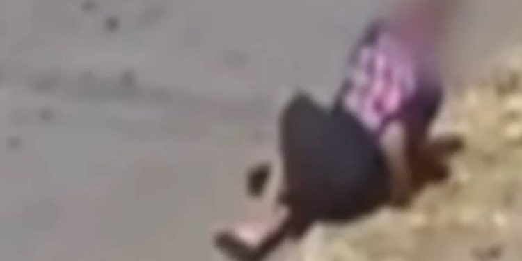 Vídeo mostra garoto de 13 anos sendo esfaqueado perto de escola no DF