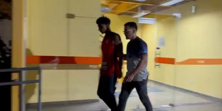 Homem é preso após socar idosa de 82 anos para roubar cerveja gelada