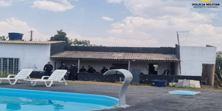 Adolescente de 16 anos é resgatada de cárcere privado após 7 dias