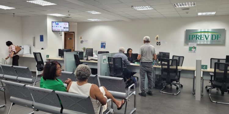 Ibaneis sanciona lei que proíbe Iprev de aplicar descontos em aposentadorias