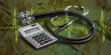 Após avanço no STF sobre reajuste, idosos podem ter derrota para planos de saúde na Câmara